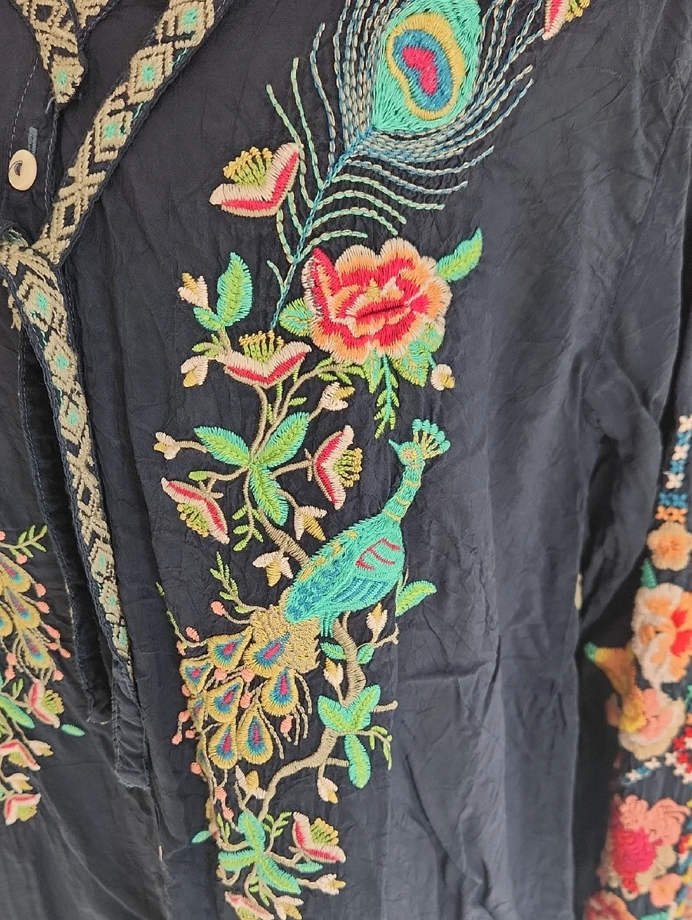 Johnny Was Navy Embroidered Peacock Tunic Top SZ M - Picture 2 of 3